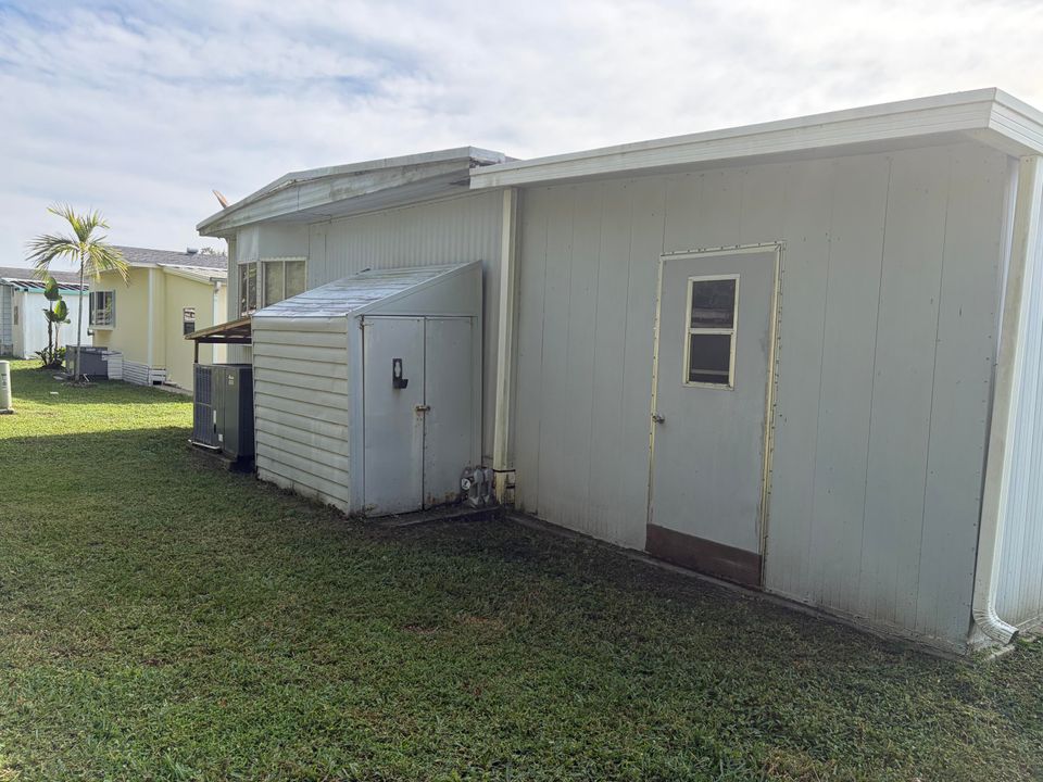 На продажу: $35,000 (2 спален, 2 ванн, 1460 Квадратных фут)