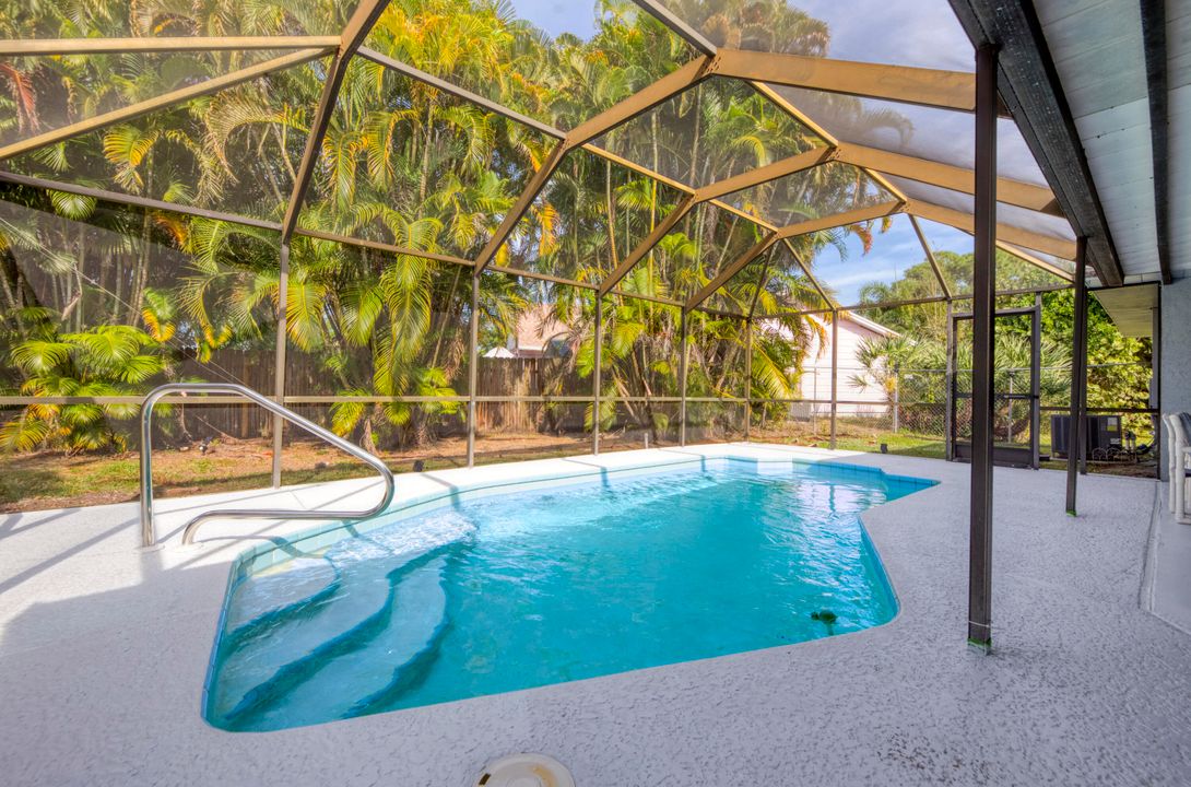 For Sale: $399,000 (3 beds, 2 baths, 1537 Square Feet)