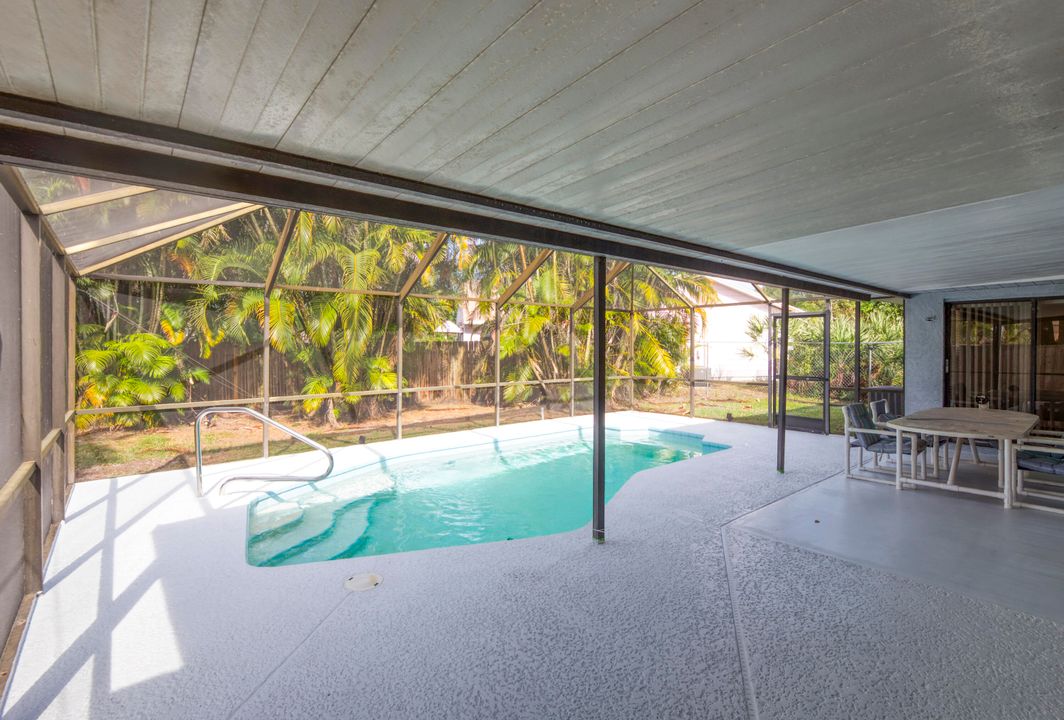 For Sale: $399,000 (3 beds, 2 baths, 1537 Square Feet)