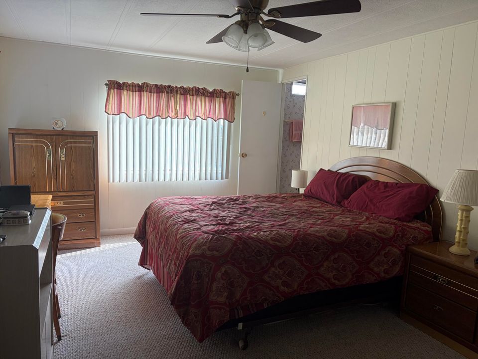 На продажу: $35,000 (2 спален, 2 ванн, 1460 Квадратных фут)