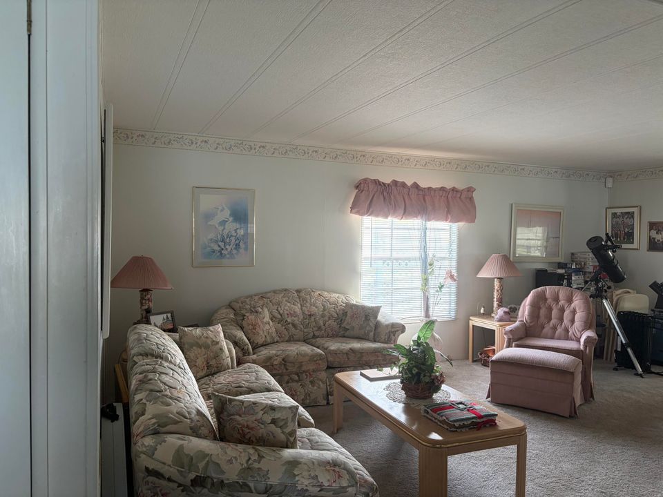 На продажу: $35,000 (2 спален, 2 ванн, 1460 Квадратных фут)