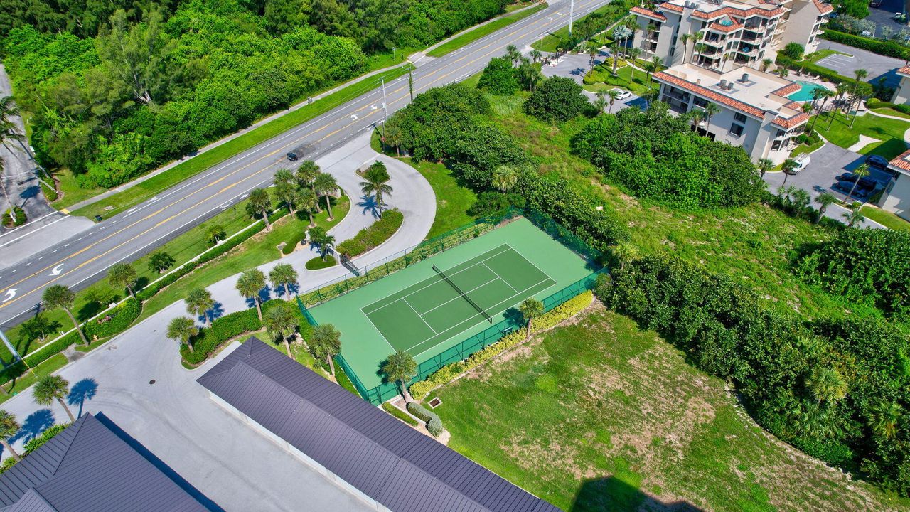 For Sale: $1,150,000 (3 beds, 2 baths, 2701 Square Feet)