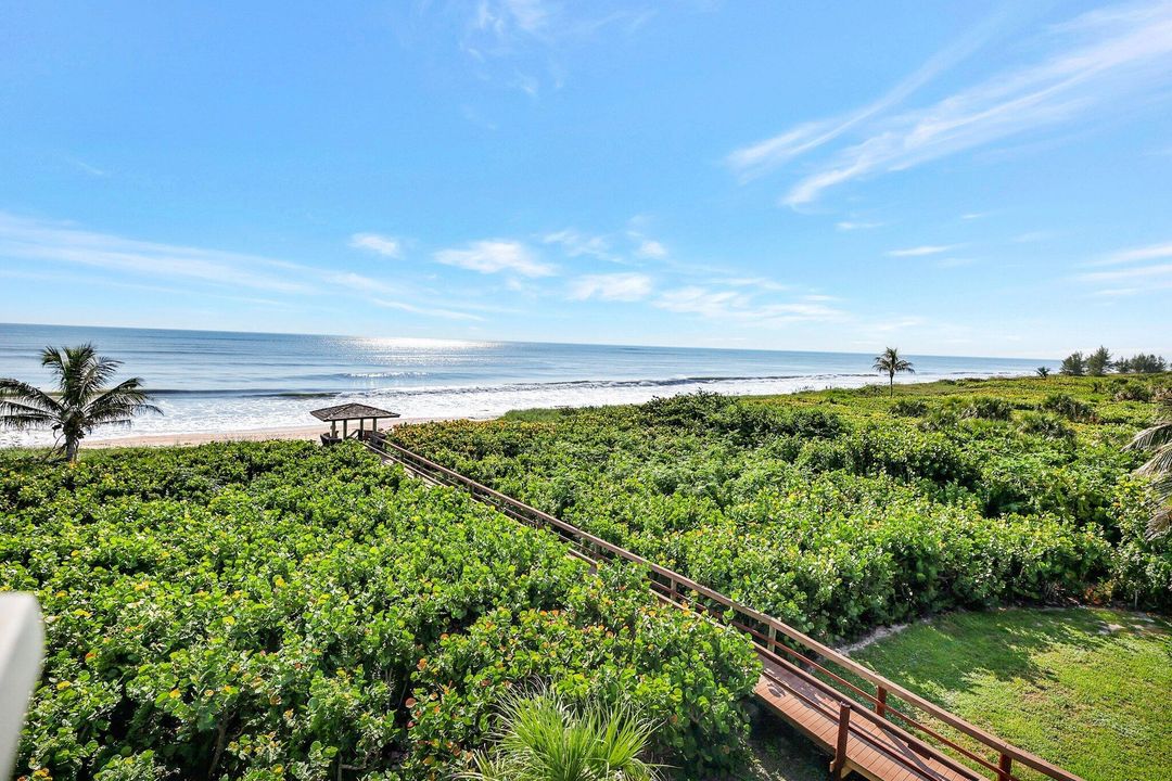 For Sale: $1,150,000 (3 beds, 2 baths, 2701 Square Feet)