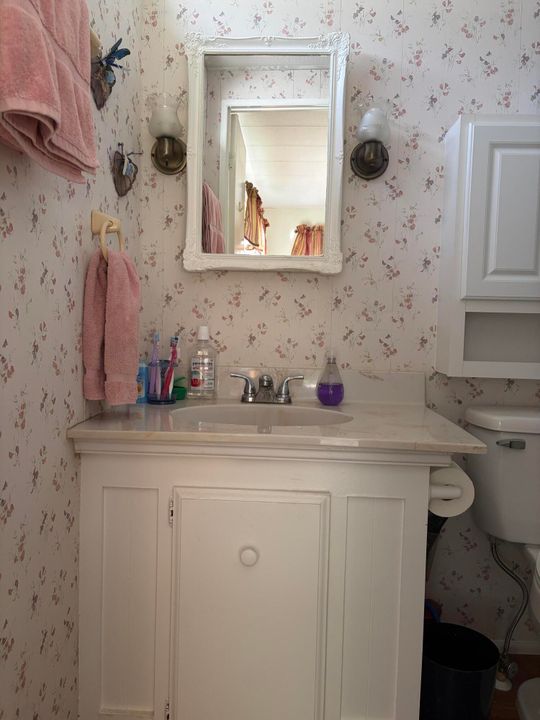 На продажу: $35,000 (2 спален, 2 ванн, 1460 Квадратных фут)