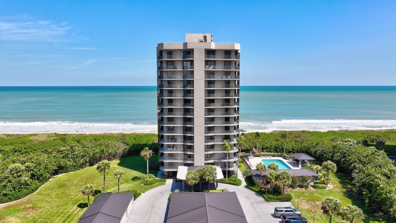 For Sale: $1,150,000 (3 beds, 2 baths, 2701 Square Feet)