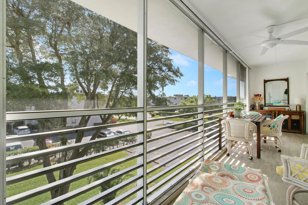 待售: $90,000 (2 贝兹, 1 浴室, 894 平方英尺)