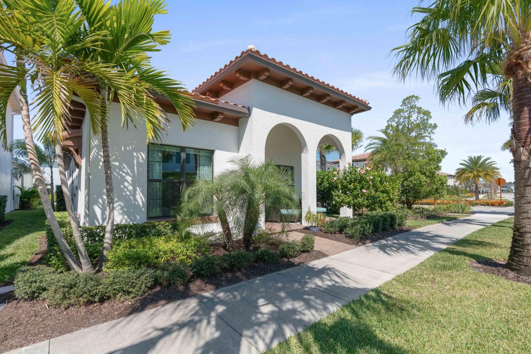 For Sale: $1,350,000 (3 beds, 3 baths, 2675 Square Feet)