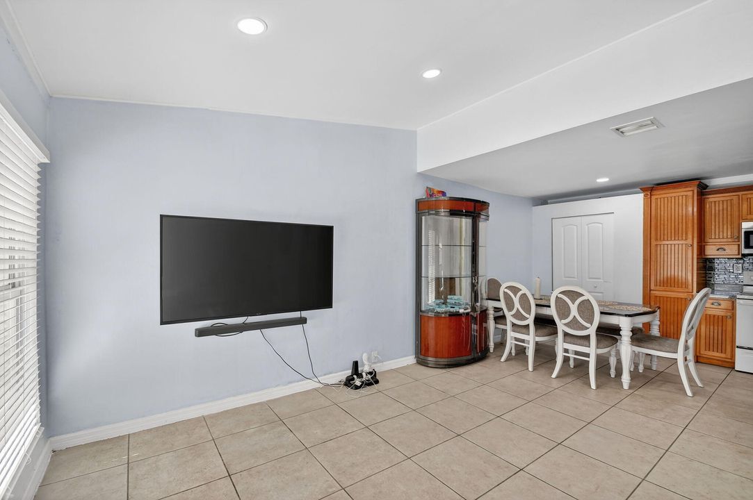 En Venta: $675,000 (0 camas, 0 baños, 1972 Pies cuadrados)