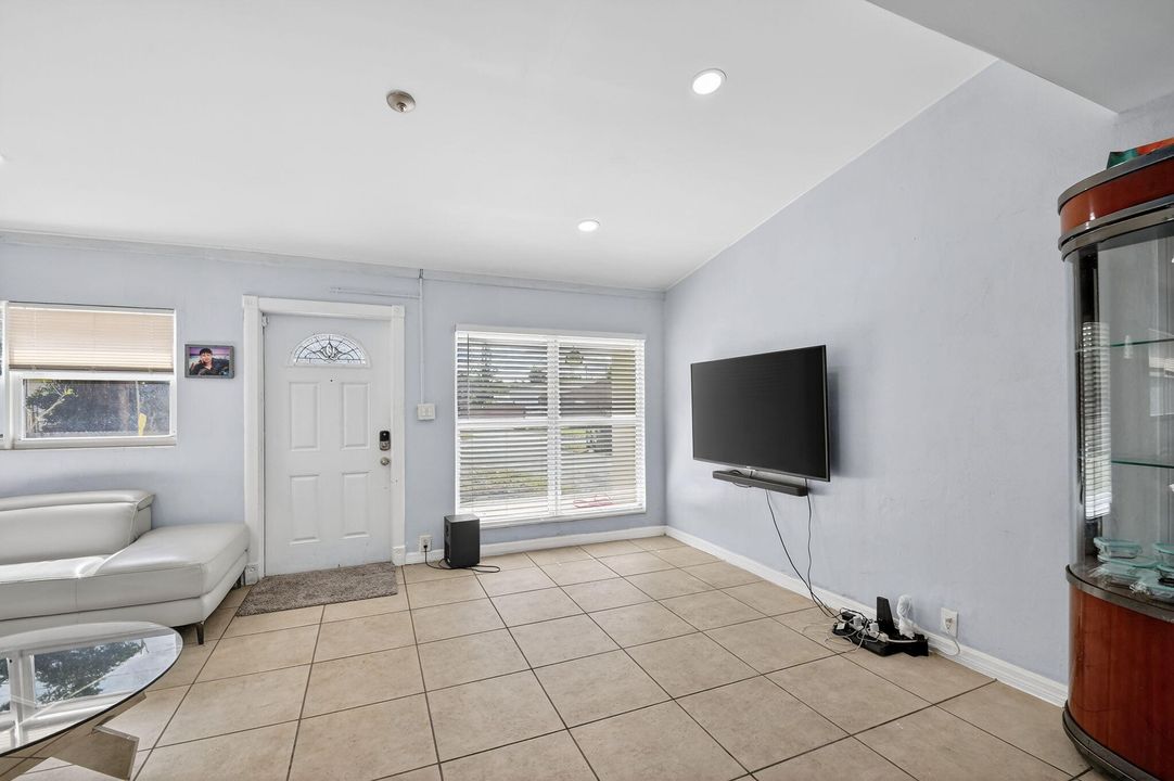 En Venta: $675,000 (0 camas, 0 baños, 1972 Pies cuadrados)