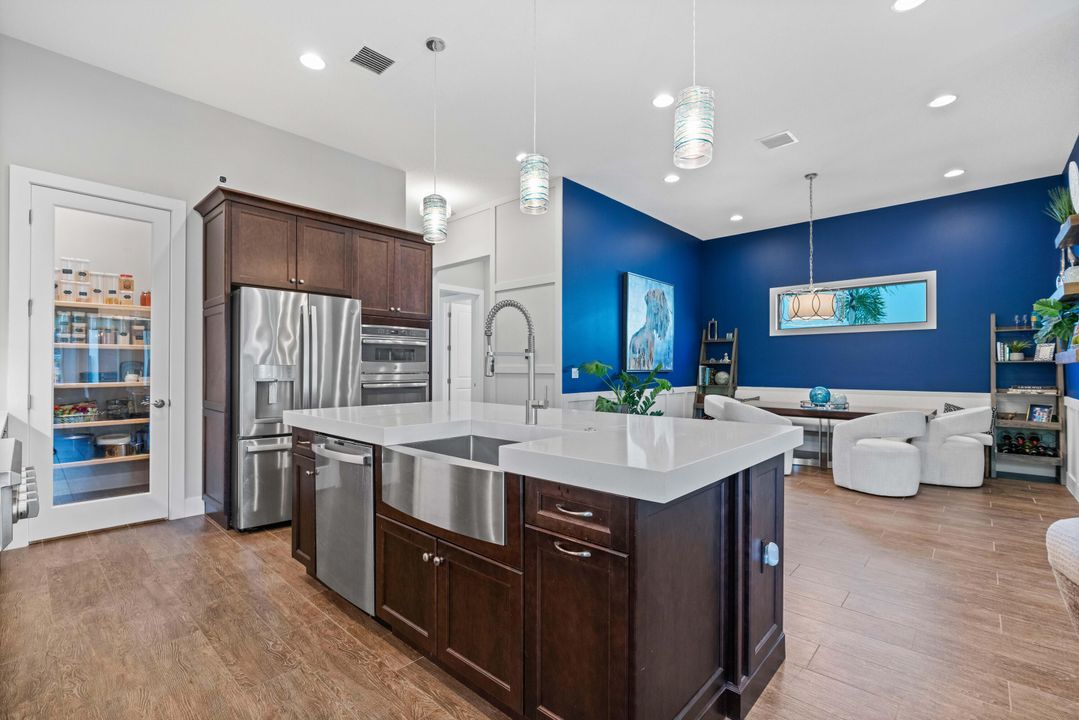 For Sale: $1,350,000 (3 beds, 3 baths, 2675 Square Feet)