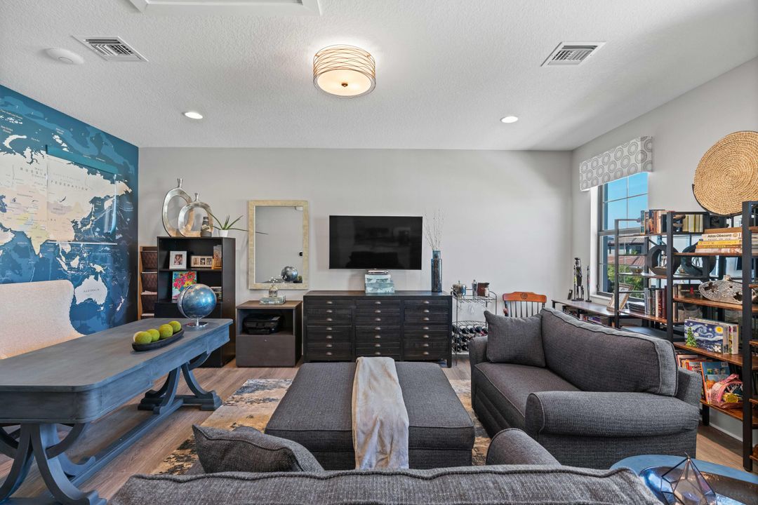 For Sale: $1,350,000 (3 beds, 3 baths, 2675 Square Feet)