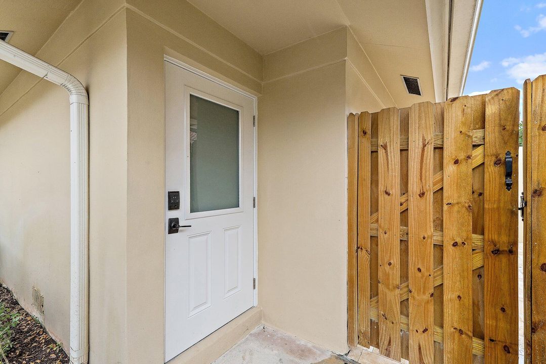 For Rent: $8,500 (2 beds, 2 baths, 1418 Square Feet)