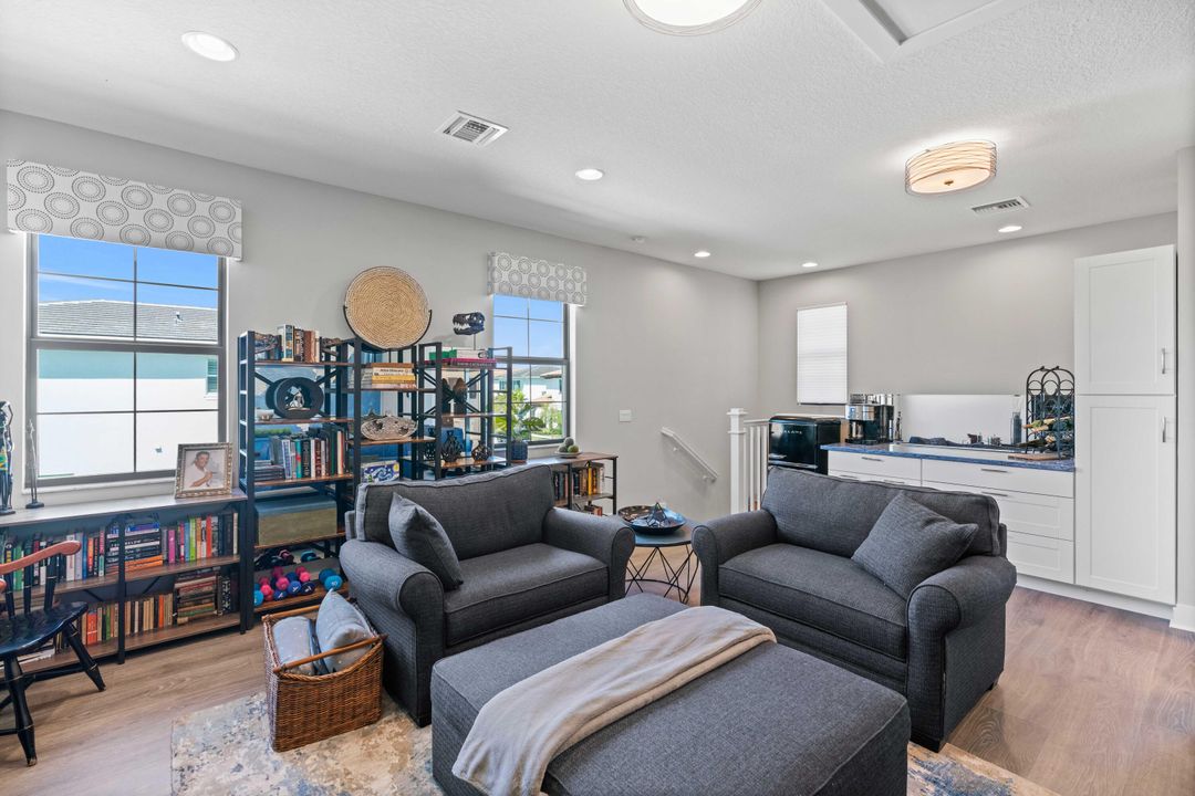 For Sale: $1,350,000 (3 beds, 3 baths, 2675 Square Feet)