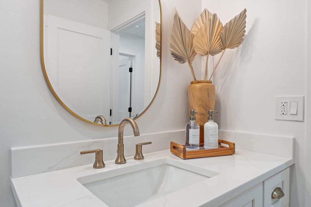 For Rent: $8,500 (2 beds, 2 baths, 1418 Square Feet)