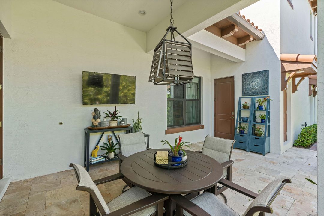 For Sale: $1,350,000 (3 beds, 3 baths, 2675 Square Feet)