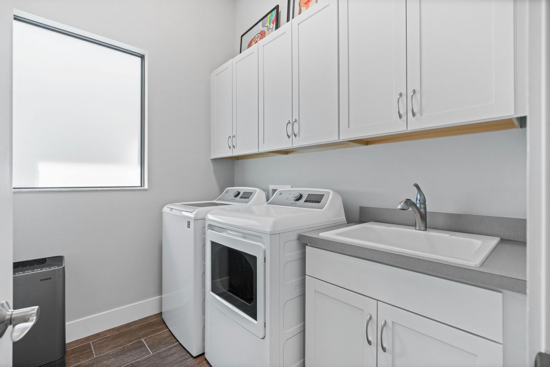 For Sale: $1,350,000 (3 beds, 3 baths, 2675 Square Feet)