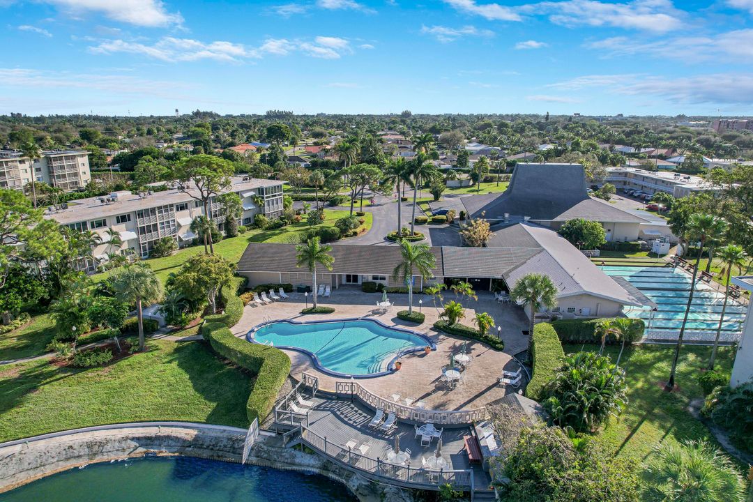 待售: $90,000 (2 贝兹, 1 浴室, 894 平方英尺)