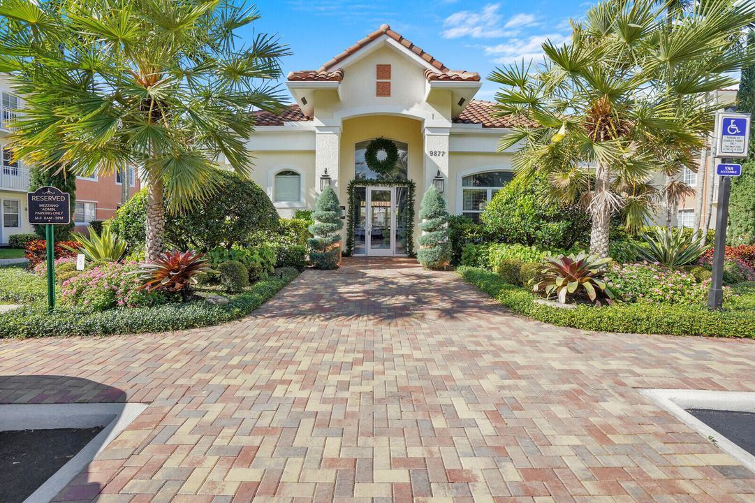 For Sale: $289,999 (2 beds, 2 baths, 1258 Square Feet)