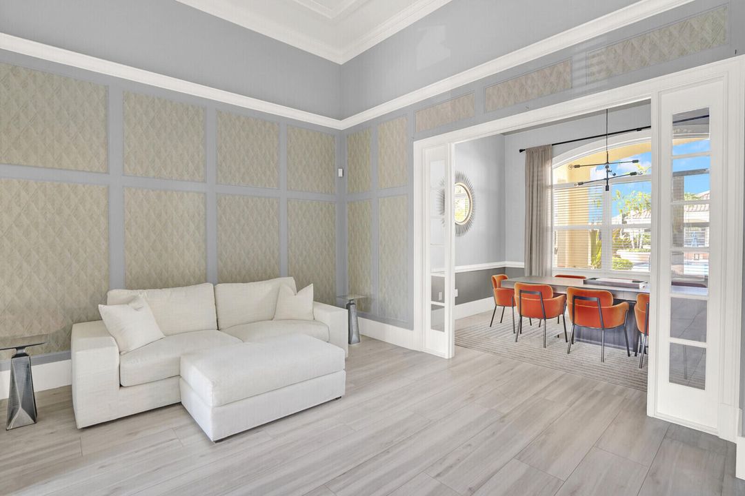 For Sale: $289,999 (2 beds, 2 baths, 1258 Square Feet)