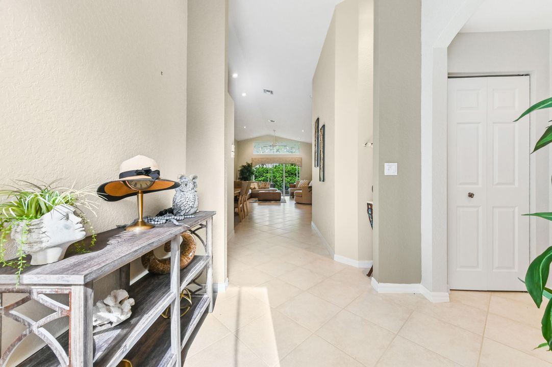 For Sale: $409,900 (3 beds, 2 baths, 1736 Square Feet)