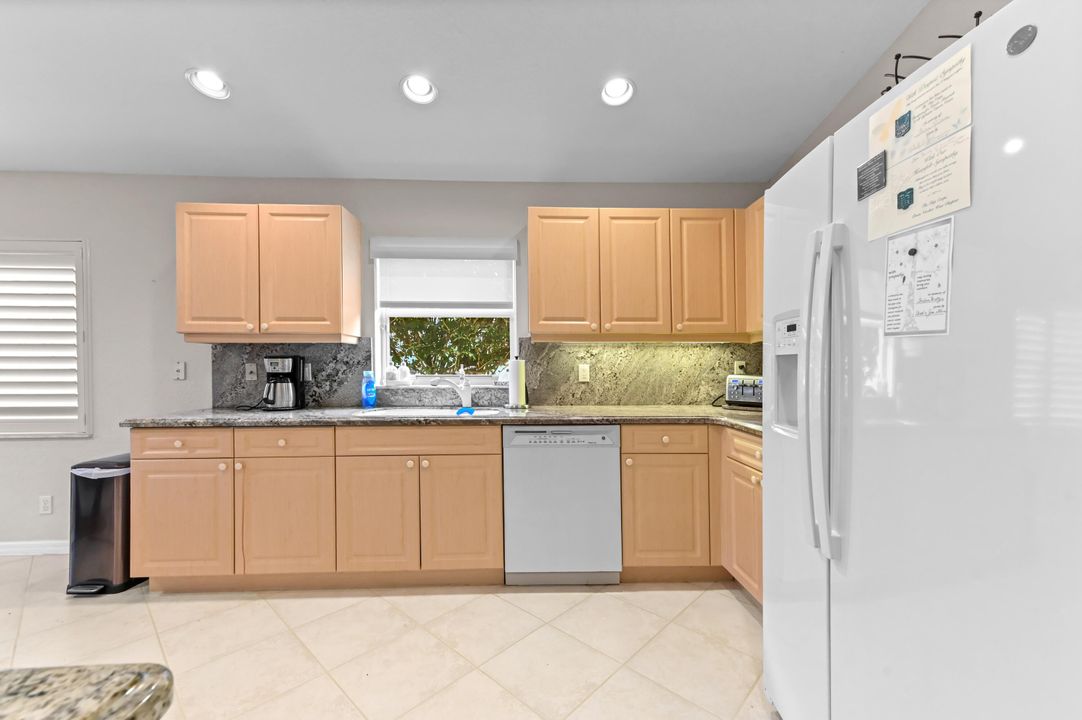 For Sale: $409,900 (3 beds, 2 baths, 1736 Square Feet)