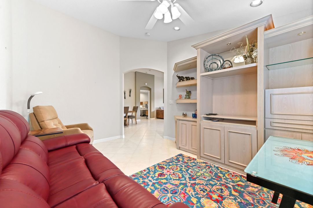 For Sale: $409,900 (3 beds, 2 baths, 1736 Square Feet)