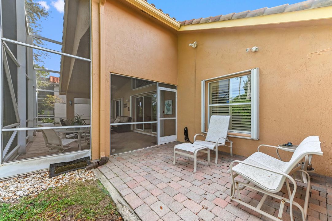 For Sale: $409,900 (3 beds, 2 baths, 1736 Square Feet)