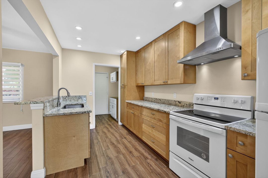 For Sale: $296,000 (2 beds, 2 baths, 1295 Square Feet)