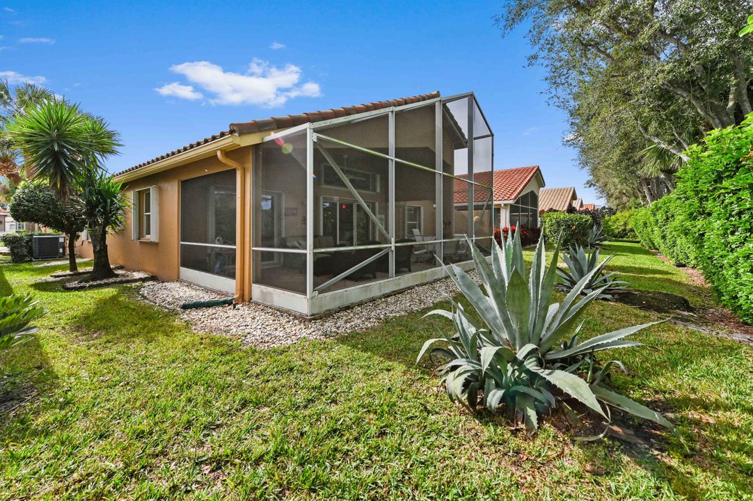 For Sale: $409,900 (3 beds, 2 baths, 1736 Square Feet)