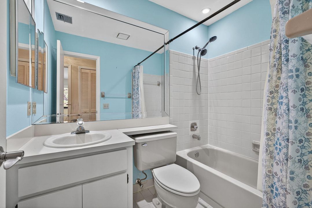 For Sale: $296,000 (2 beds, 2 baths, 1295 Square Feet)