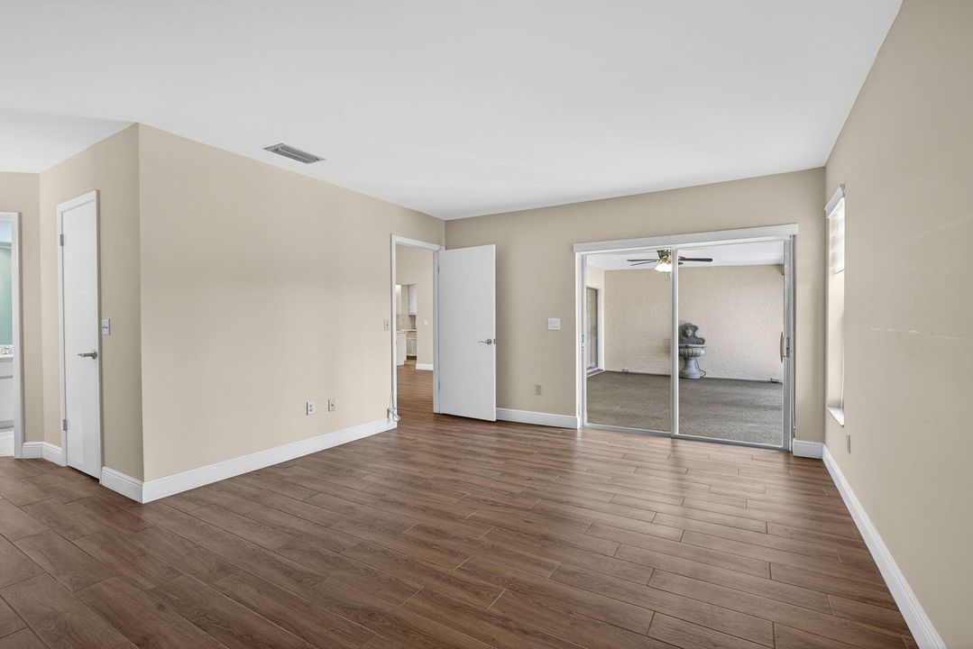 For Sale: $296,000 (2 beds, 2 baths, 1295 Square Feet)