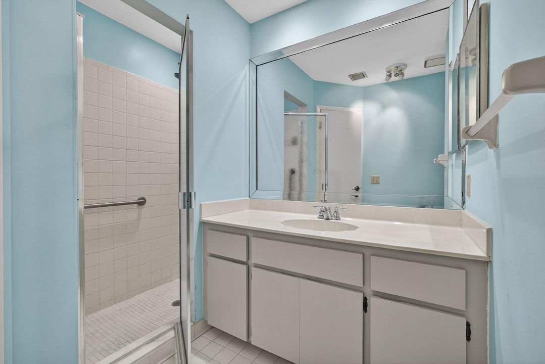 For Sale: $296,000 (2 beds, 2 baths, 1295 Square Feet)