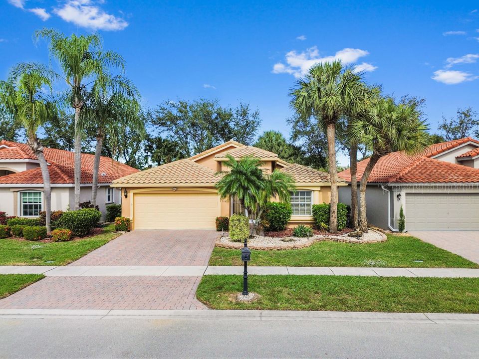 For Sale: $409,900 (3 beds, 2 baths, 1736 Square Feet)