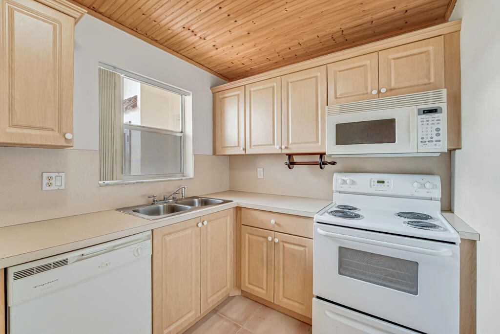 En Venta: $119,900 (2 camas, 2 baños, 888 Pies cuadrados)