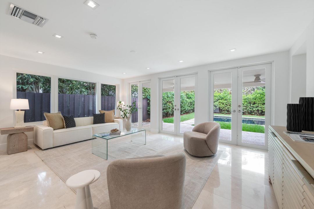 待售: $2,310,000 (4 贝兹, 3 浴室, 2202 平方英尺)