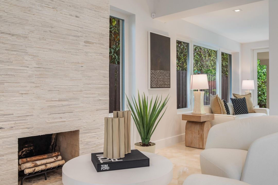 待售: $2,310,000 (4 贝兹, 3 浴室, 2202 平方英尺)