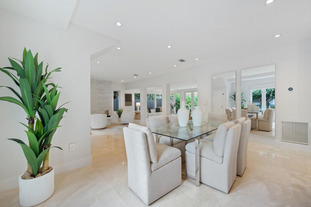 待售: $2,310,000 (4 贝兹, 3 浴室, 2202 平方英尺)