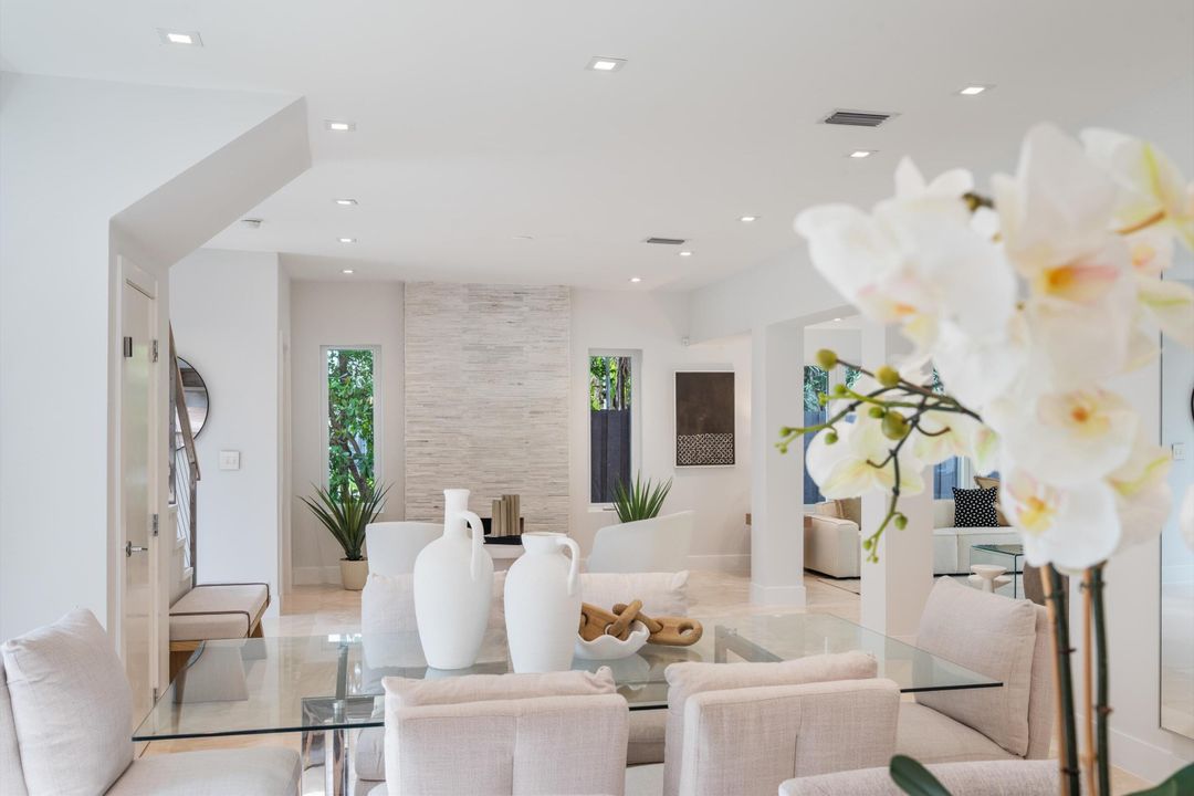 待售: $2,310,000 (4 贝兹, 3 浴室, 2202 平方英尺)