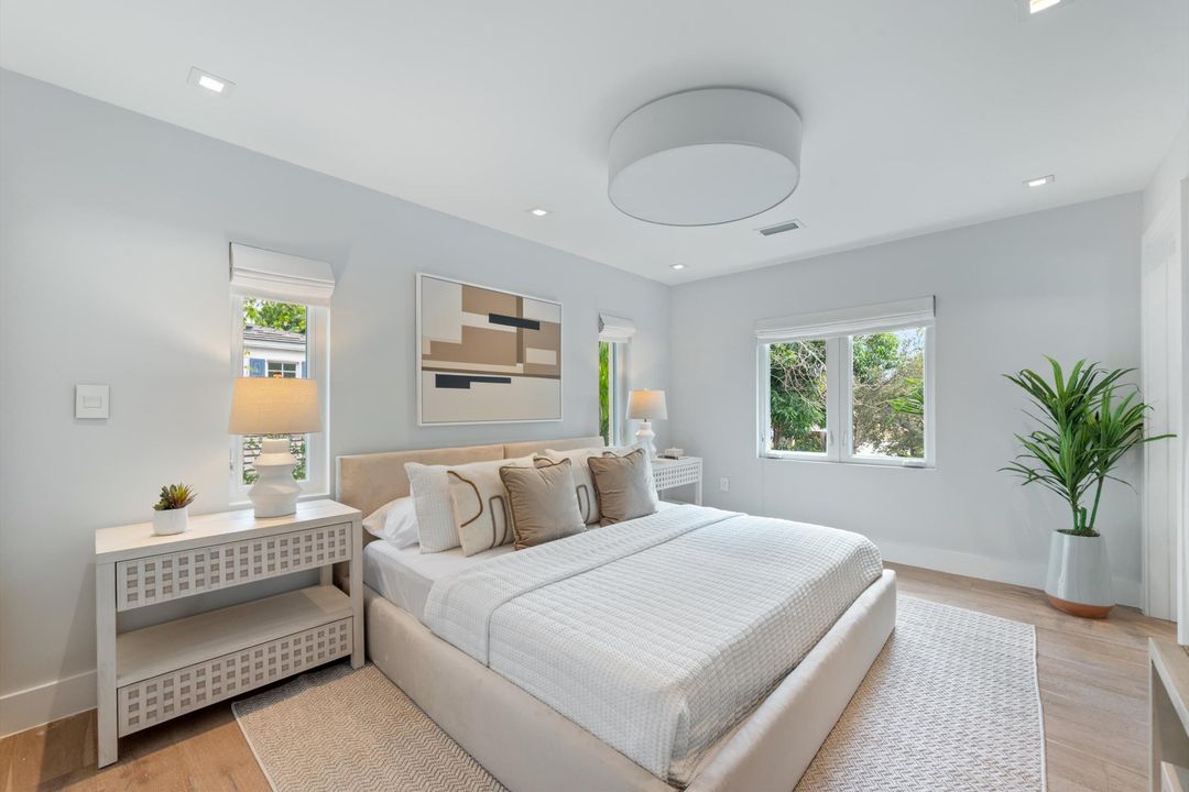 待售: $2,310,000 (4 贝兹, 3 浴室, 2202 平方英尺)