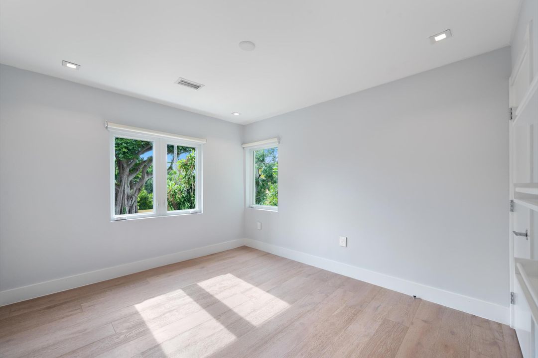 待售: $2,310,000 (4 贝兹, 3 浴室, 2202 平方英尺)