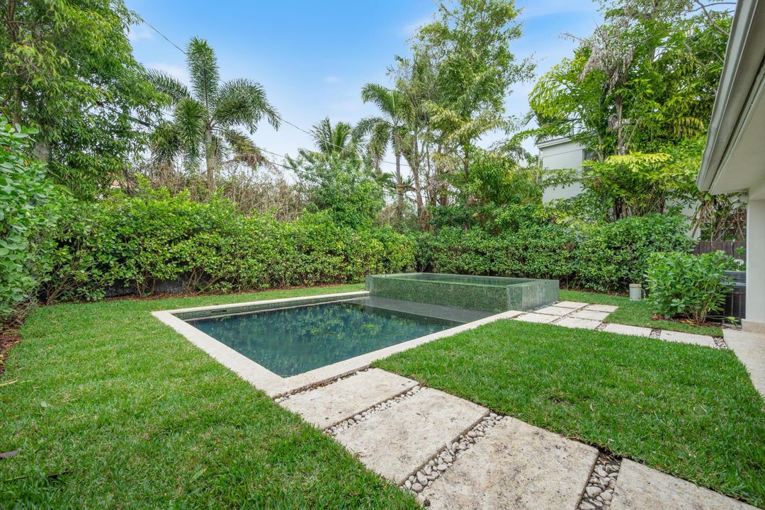 待售: $2,310,000 (4 贝兹, 3 浴室, 2202 平方英尺)