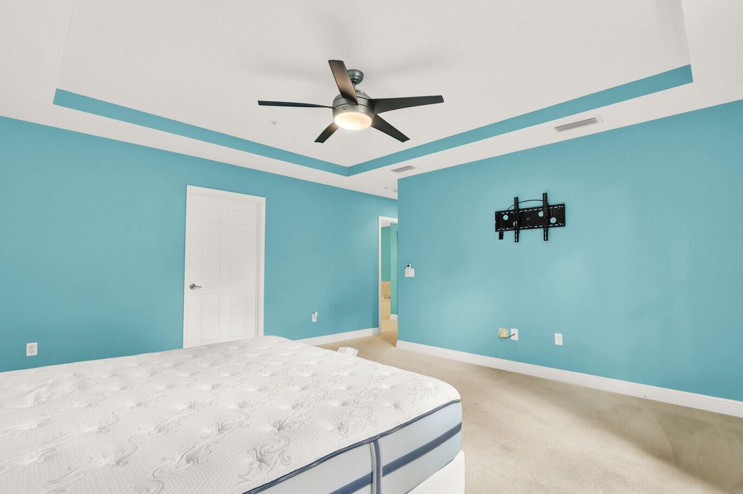 For Sale: $388,500 (3 beds, 3 baths, 1720 Square Feet)