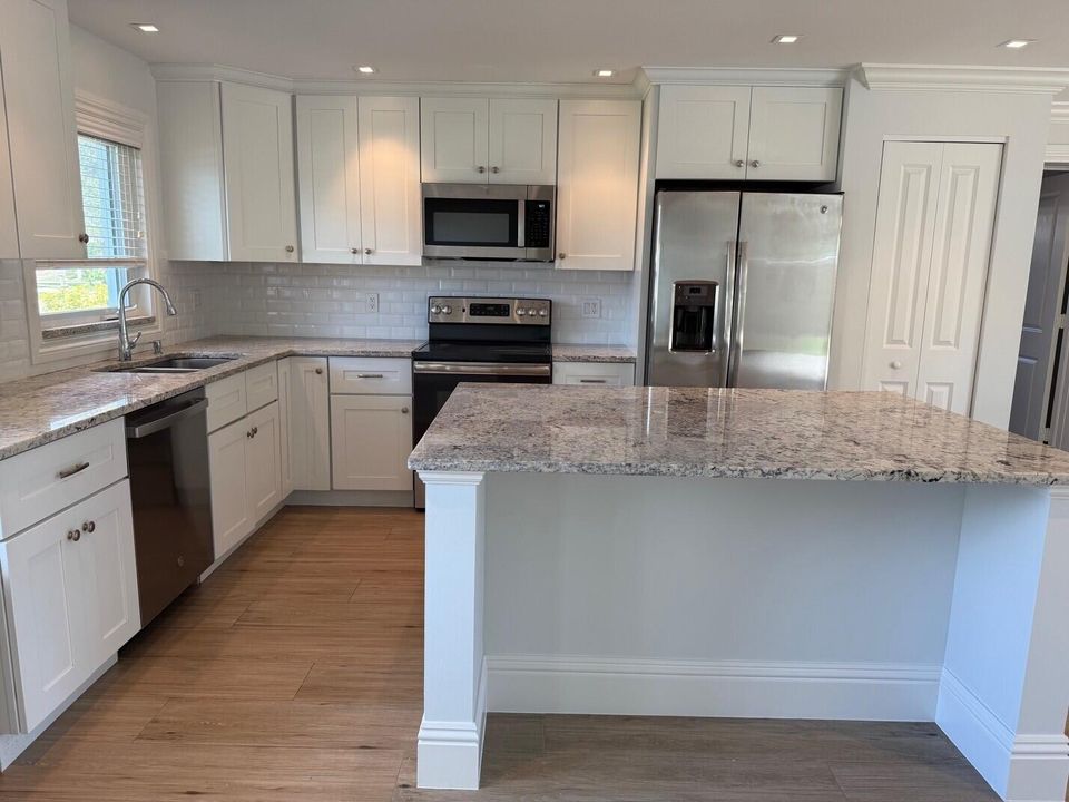 出租: $4,800 (3 贝兹, 3 浴室, 1564 平方英尺)