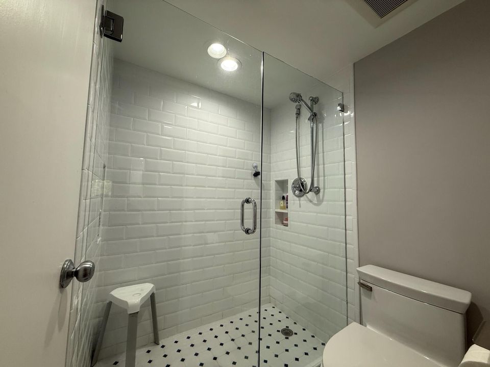 For Rent: $5,500 (3 beds, 2 baths, 1624 Square Feet)