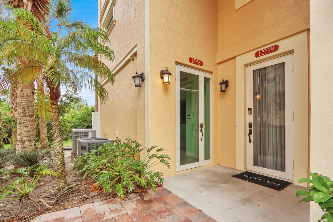 For Sale: $388,500 (3 beds, 3 baths, 1720 Square Feet)