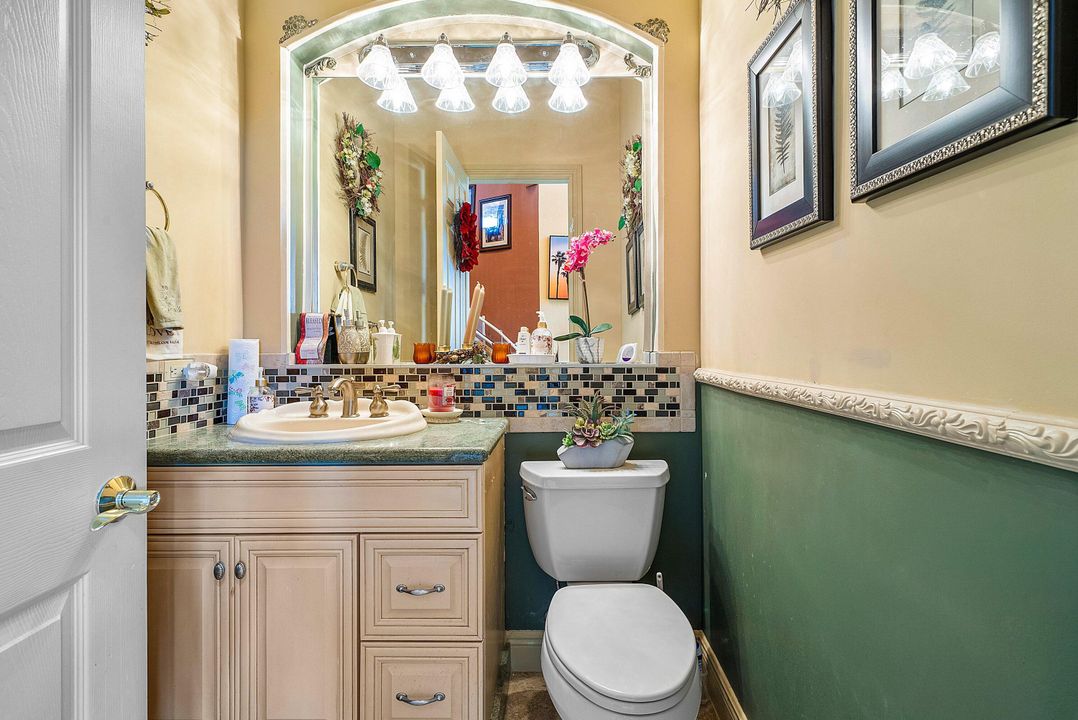 For Sale: $1,999,000 (5 beds, 5 baths, 5581 Square Feet)