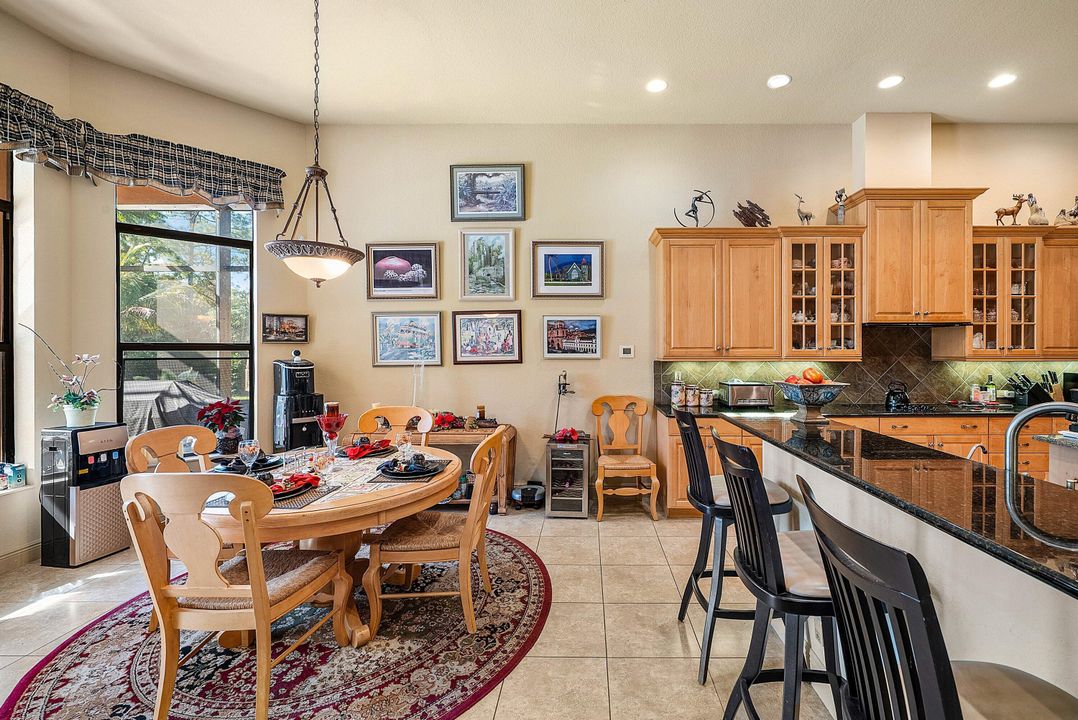 For Sale: $1,999,000 (5 beds, 5 baths, 5581 Square Feet)