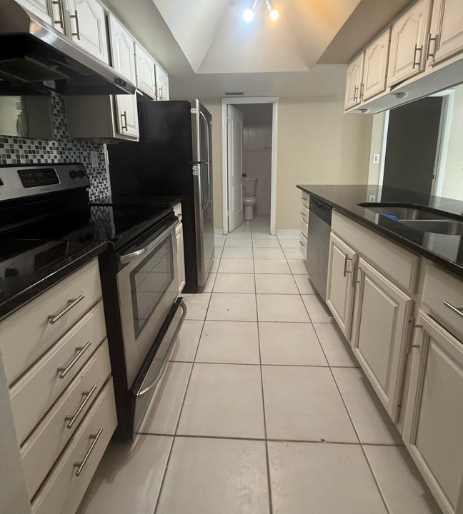 For Sale: $395,000 (3 beds, 2 baths, 1193 Square Feet)