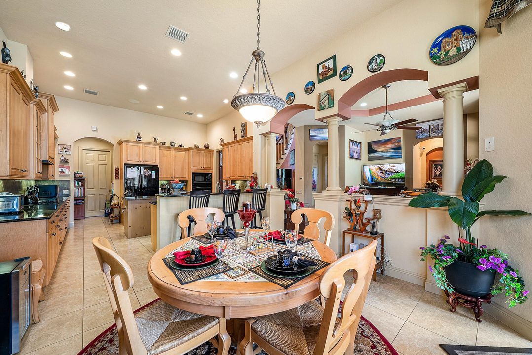 For Sale: $1,999,000 (5 beds, 5 baths, 5581 Square Feet)