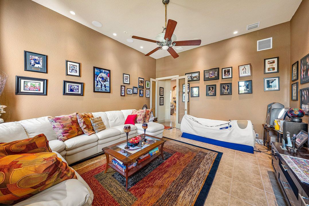 For Sale: $1,999,000 (5 beds, 5 baths, 5581 Square Feet)